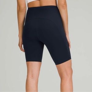 Lululemon Swift Speed High-Rise Short 8"
True Navy EUC size 6